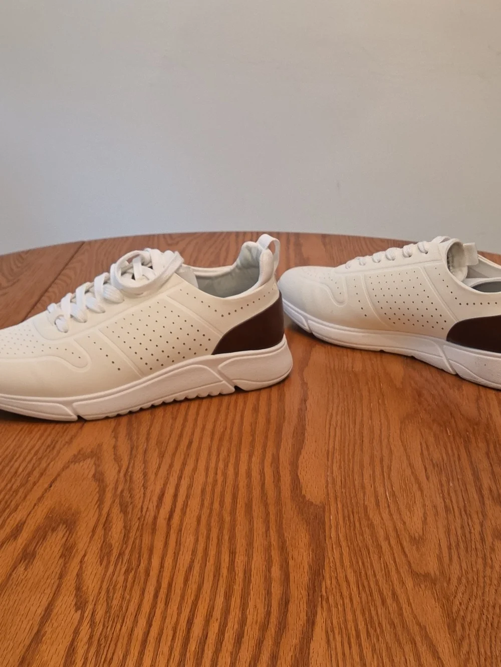 MADDEN Orthopedic Men's All-White Athletic Sneakers - Lightweight  Trainers S 9